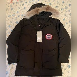 Canada goose small expedition parka. For men 800$